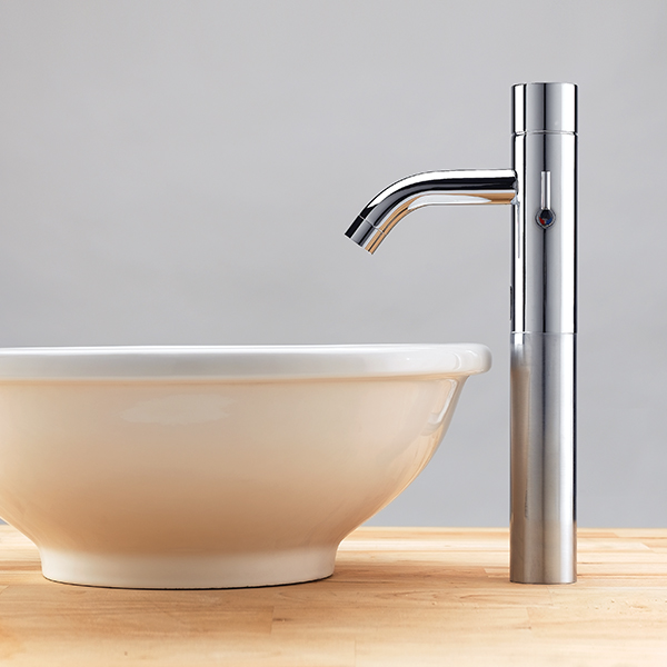 Extreme 1000 Plus Touchless Deck Tap | Extreme 1000 Plus Bg Touchless Faucets - Deck Mounted Bathroom Faucet - Touch free electronic faucet for deck mounted installations Extreme_1000-Plus_Bg