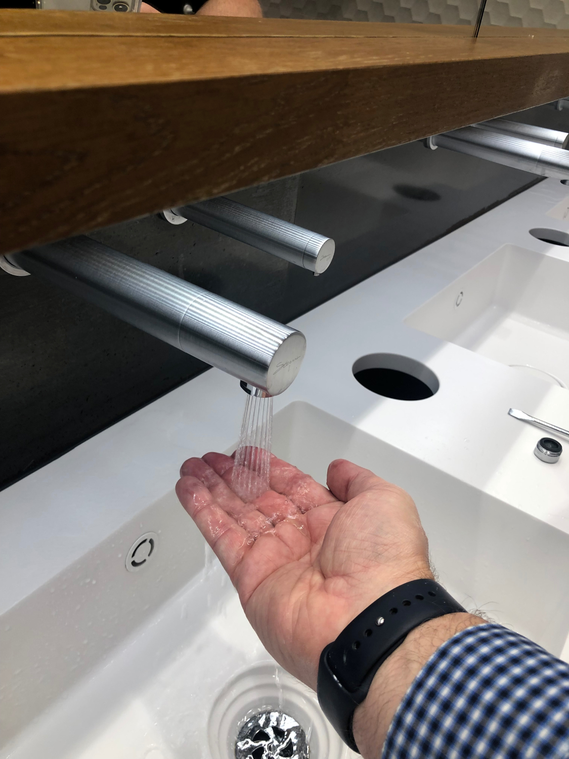 Water Saving in Social Media Commercial Office Application | Water Saving in Social Media Commercial Office Application Tubular faucet and soap dispenser News Water Saving in Social Media Commercial Office Application - Tubular faucet and soap dispenser